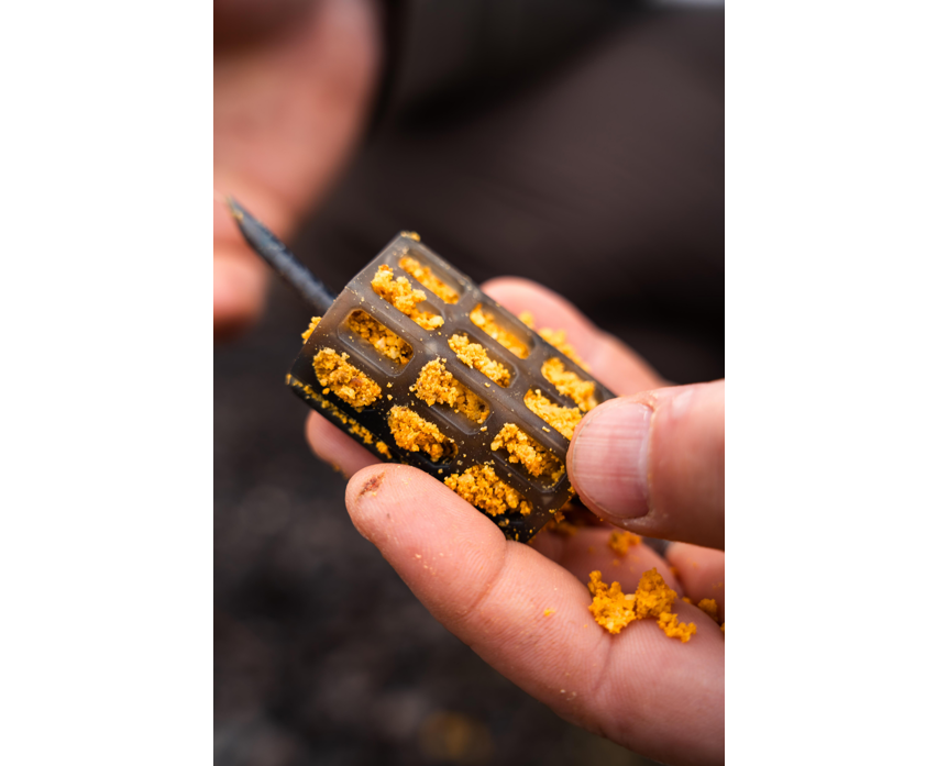 Korum Camo inline cage feeder