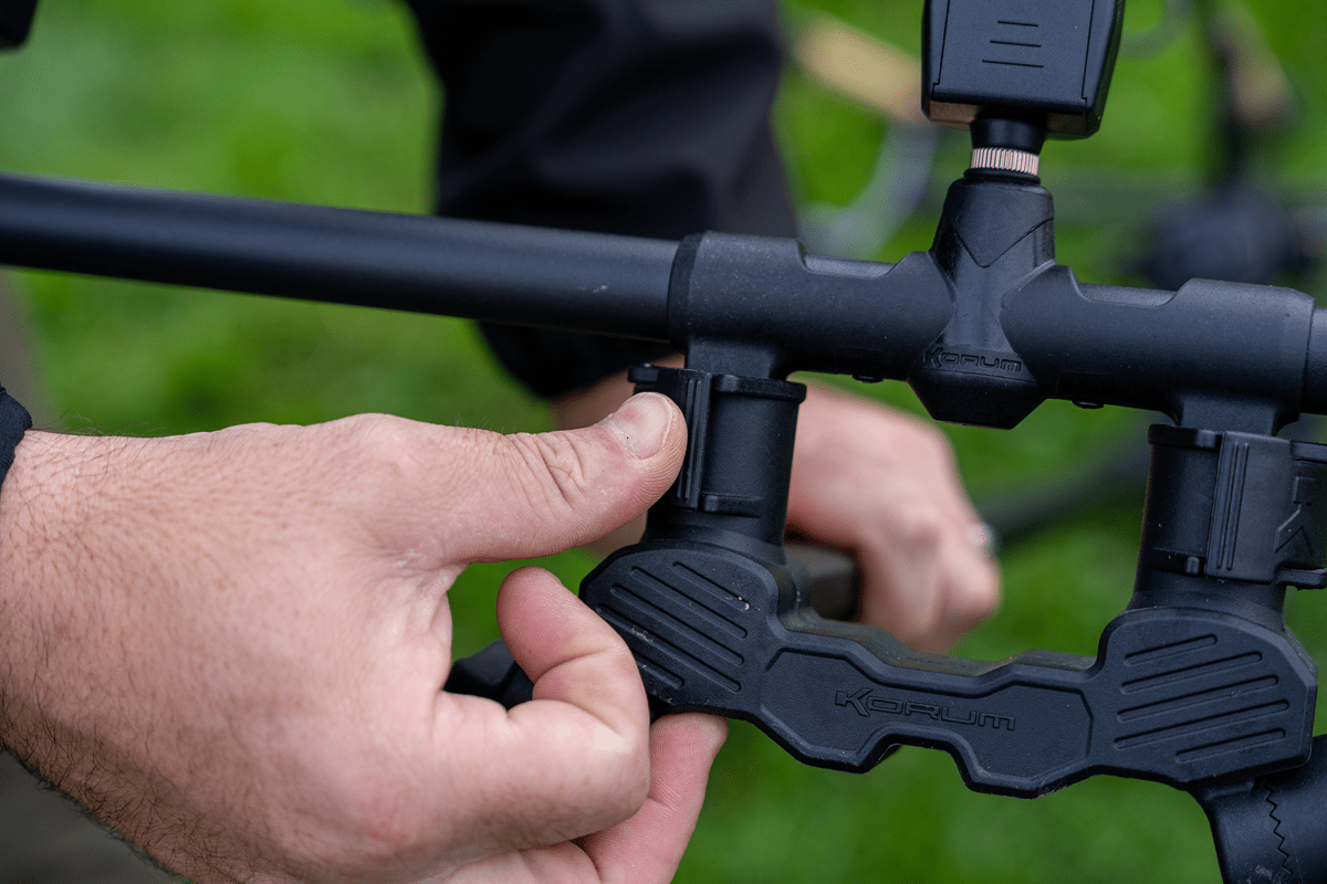 DELUXE 3 ROD TRIPOD - 🎁