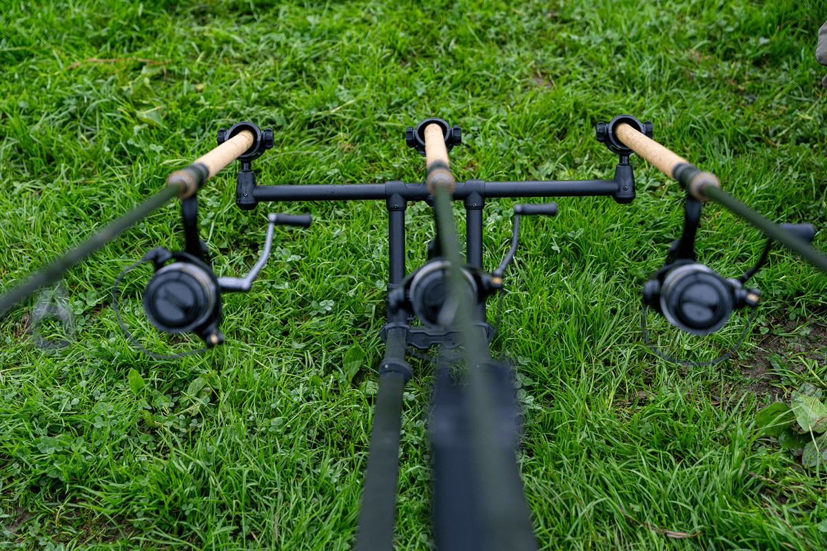 DELUXE 3 ROD TRIPOD - 🎁