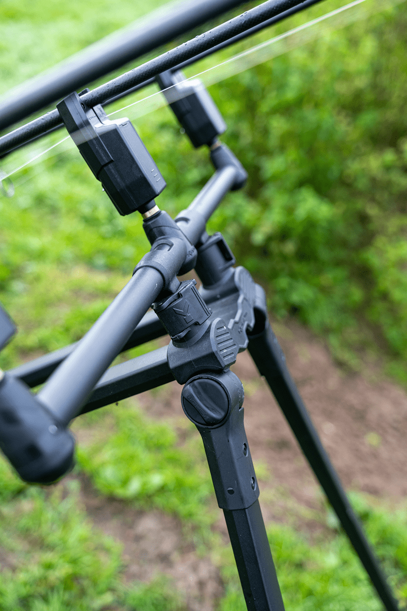 DELUXE 3 ROD TRIPOD - 🎁