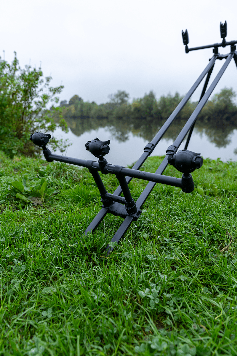 DELUXE 3 ROD TRIPOD - 🎁