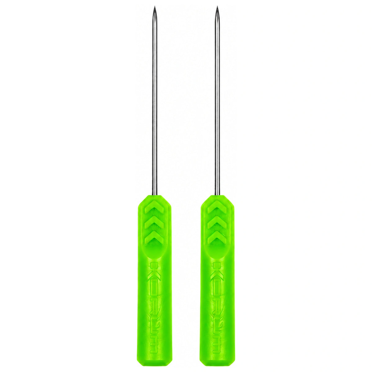 Twee Korum-quickstopnaalden met lange metalen punten en fluorescerend groene handgrepen