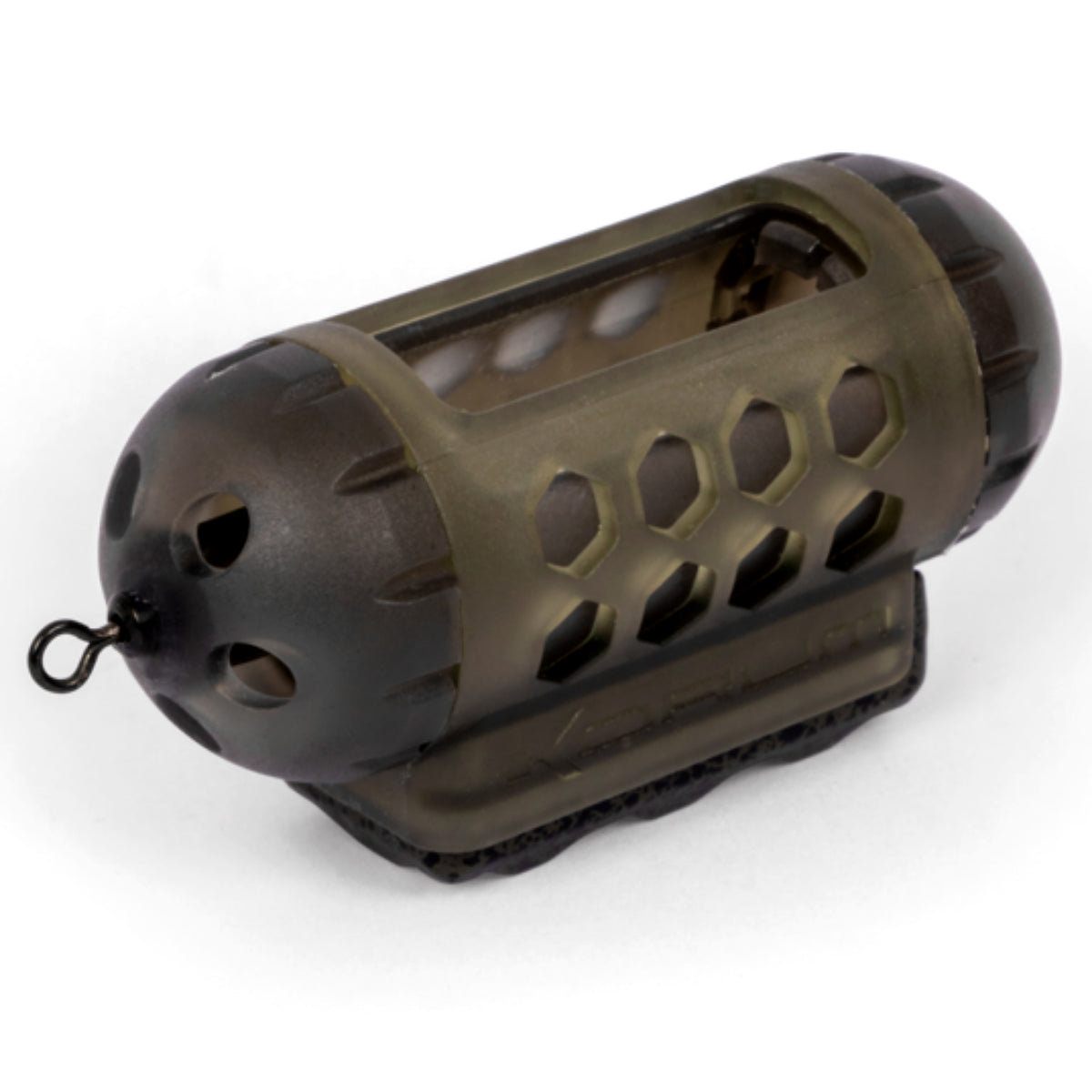 Korum Window Maggot Feeder – schuin productaanzicht met vijf ventilatieopeningen en laadvenster