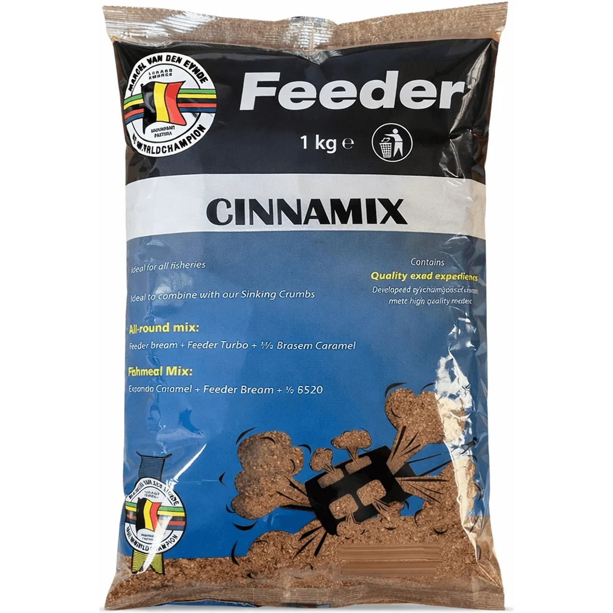 Marcel Van Den Eynde Feeder Cinnamix: blauw-zwarte voerzak met 1 kg-opdruk en transparante delen.
