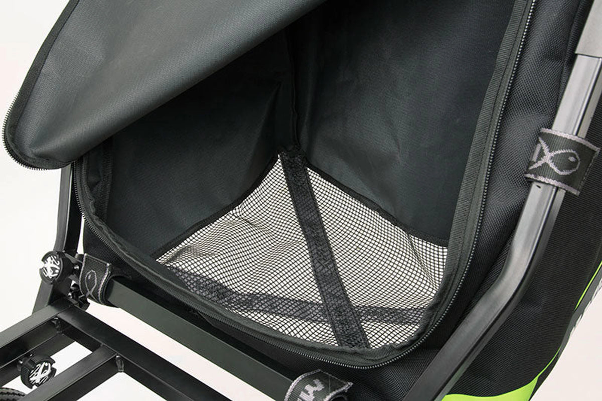 Matrix 4 Wheel Transporter – geopende opbergtas met mesh drainagebodem