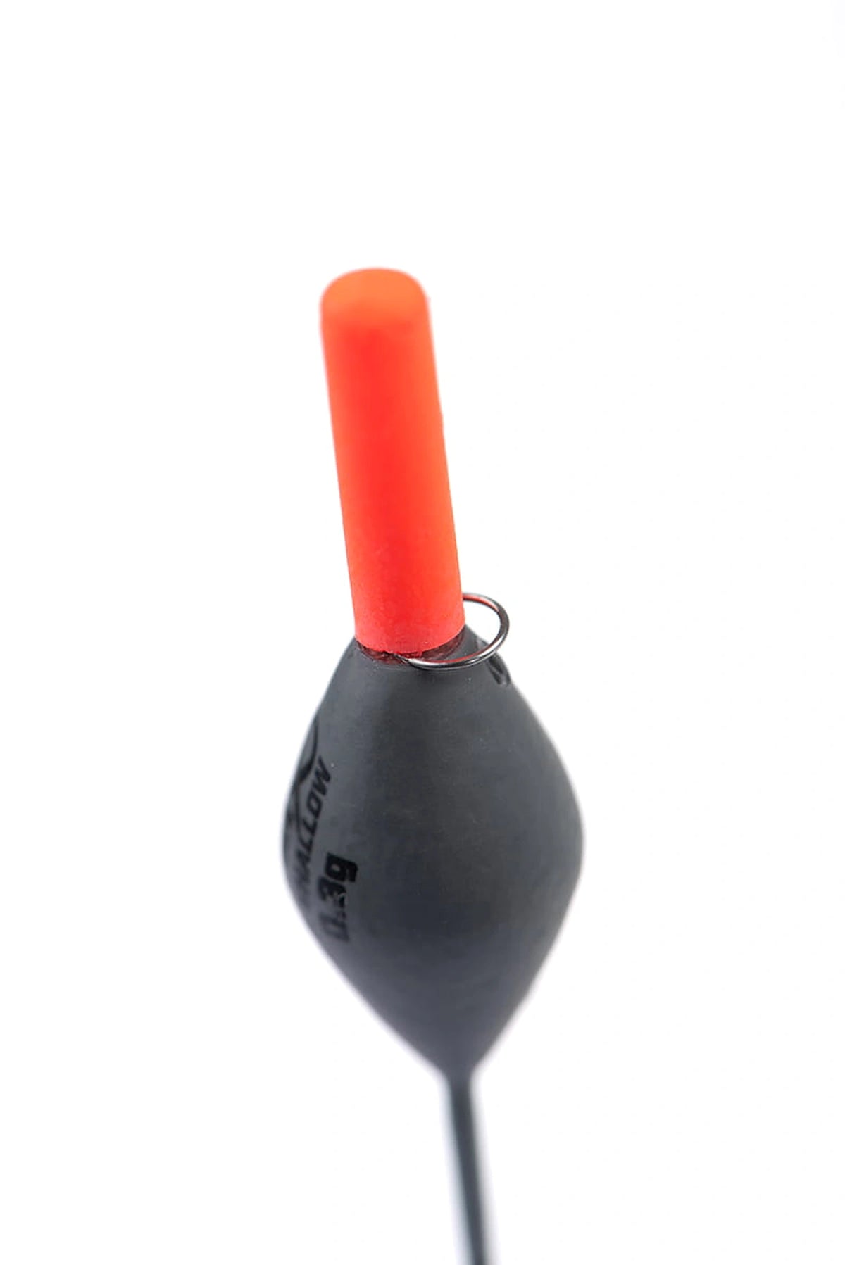 Matrix Carp Shallow Carbon Pole Float – close-up van de oranje antenne, het metalen lijnoog en het grijze dobberlichaam