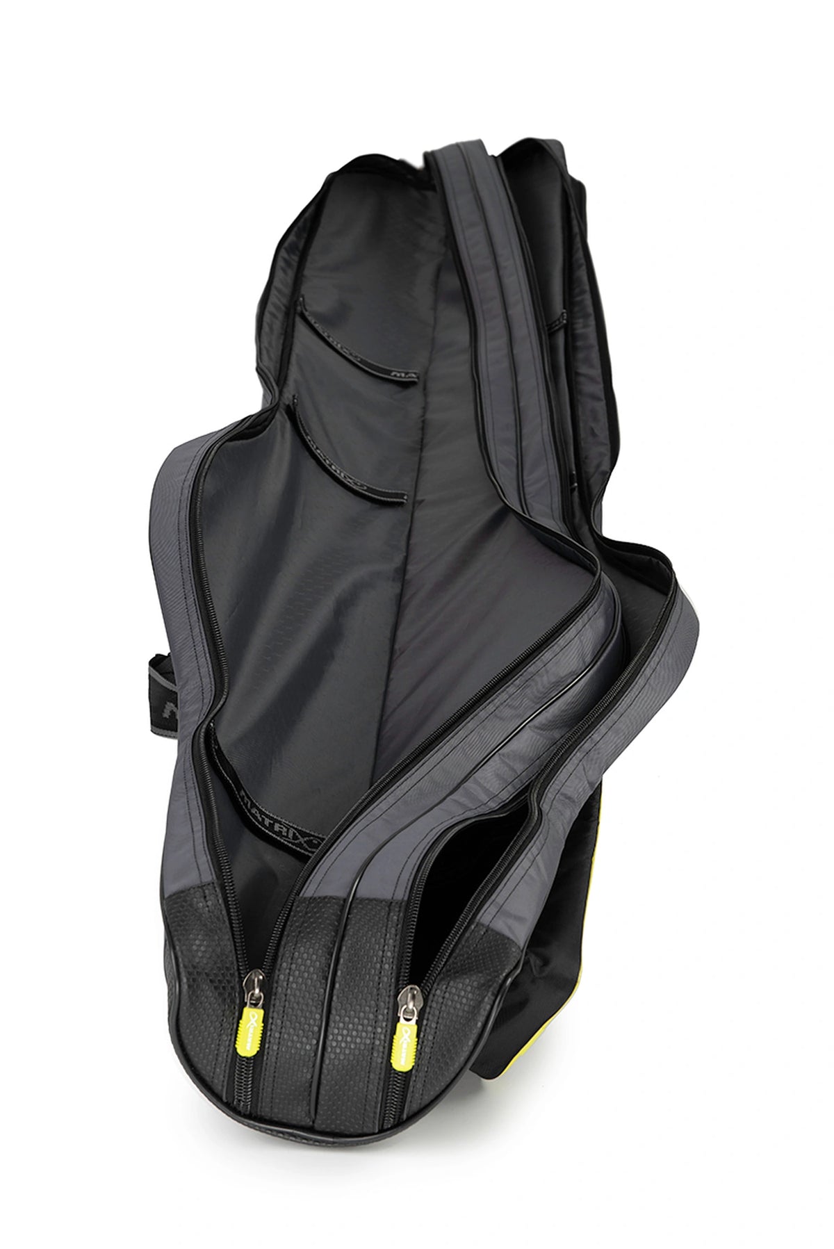 Matrix Ethos 2 Rod Holdall – geopende gevoerde hengelvakken met vastzetriemen en gele ritstrekkers