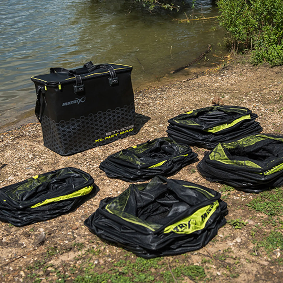 Matrix Ethos EVA Net Bag XL – tas met meerdere leefnetten op de oever