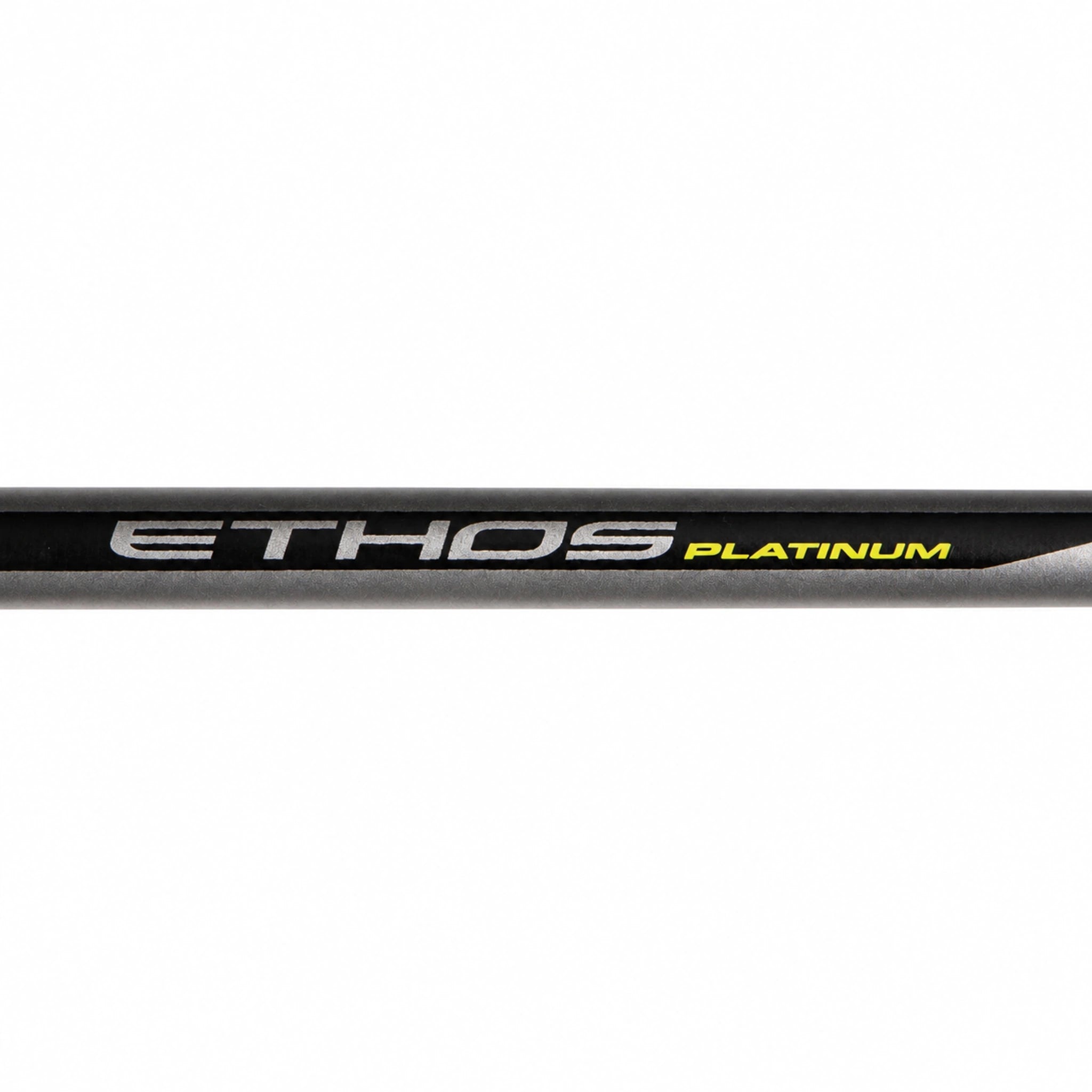 Matrix Ethos Platinum Medium Feeder – horizontale close-up van de originele Ethos Platinum-opdruk