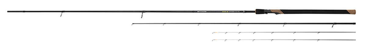 Matrix Ethos XR-S Light Feeder 11ft6 3,5m – volledig overzicht van de hengeldelen, het handvat en de twee losse toppen op wit
