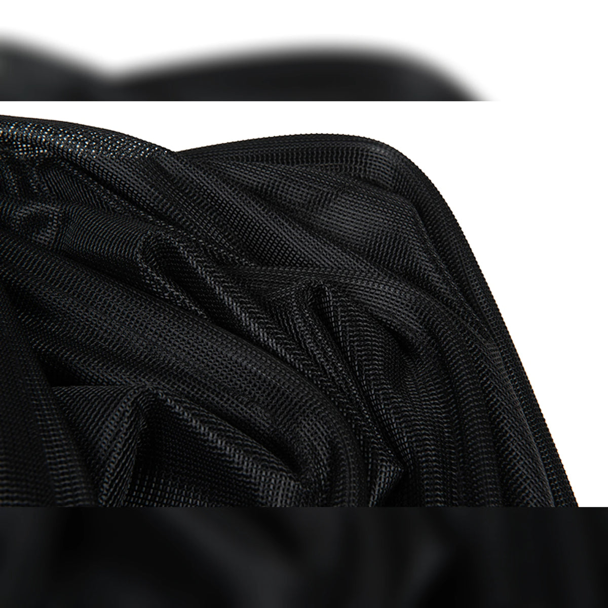 Matrix F1 Compact Keepnet 2m – detail van het zwarte carp mesh