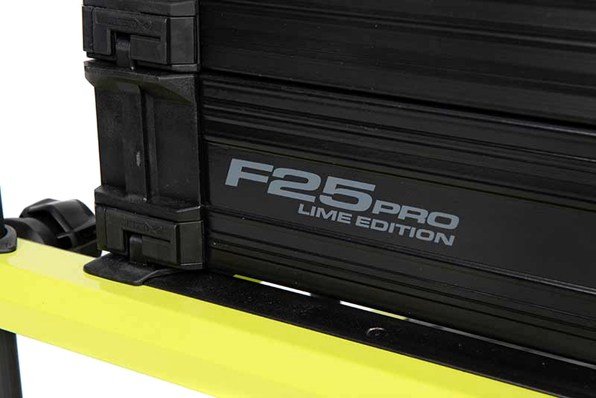 Matrix F25 Pro Swivel Seatbox Lime Edition met F25 Pro Lime Edition-opdruk op de zwarte lade