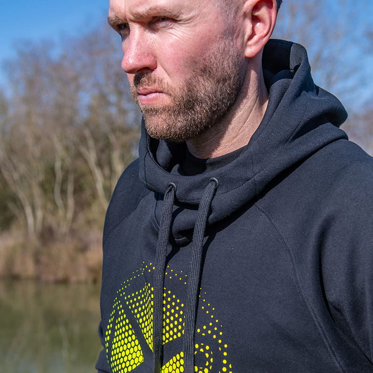 Matrix Fade Logo Hoody Black/Lime – capuchon en voorkant close-up
