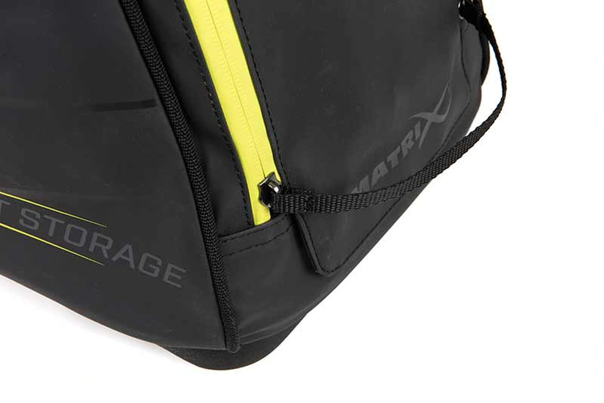Matrix Horizon X Boot Storage Bag – detail van de gele ritssluiting, zwarte verbindingsband en onderste hoek van de laarzentas
