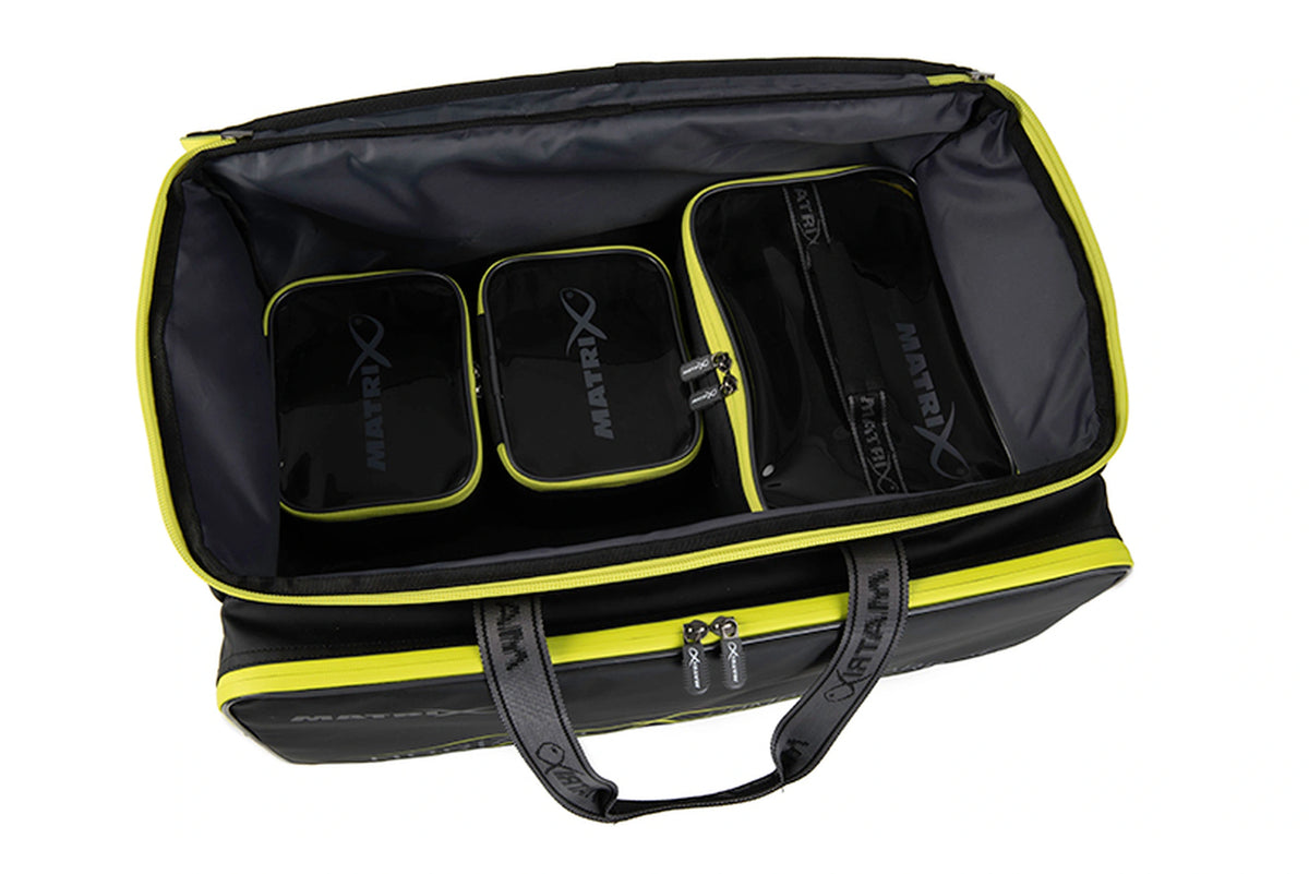 Matrix Horizon X Compact Carryall – bovenaanzicht van het geopende hoofdvak met drie opbergtasjes