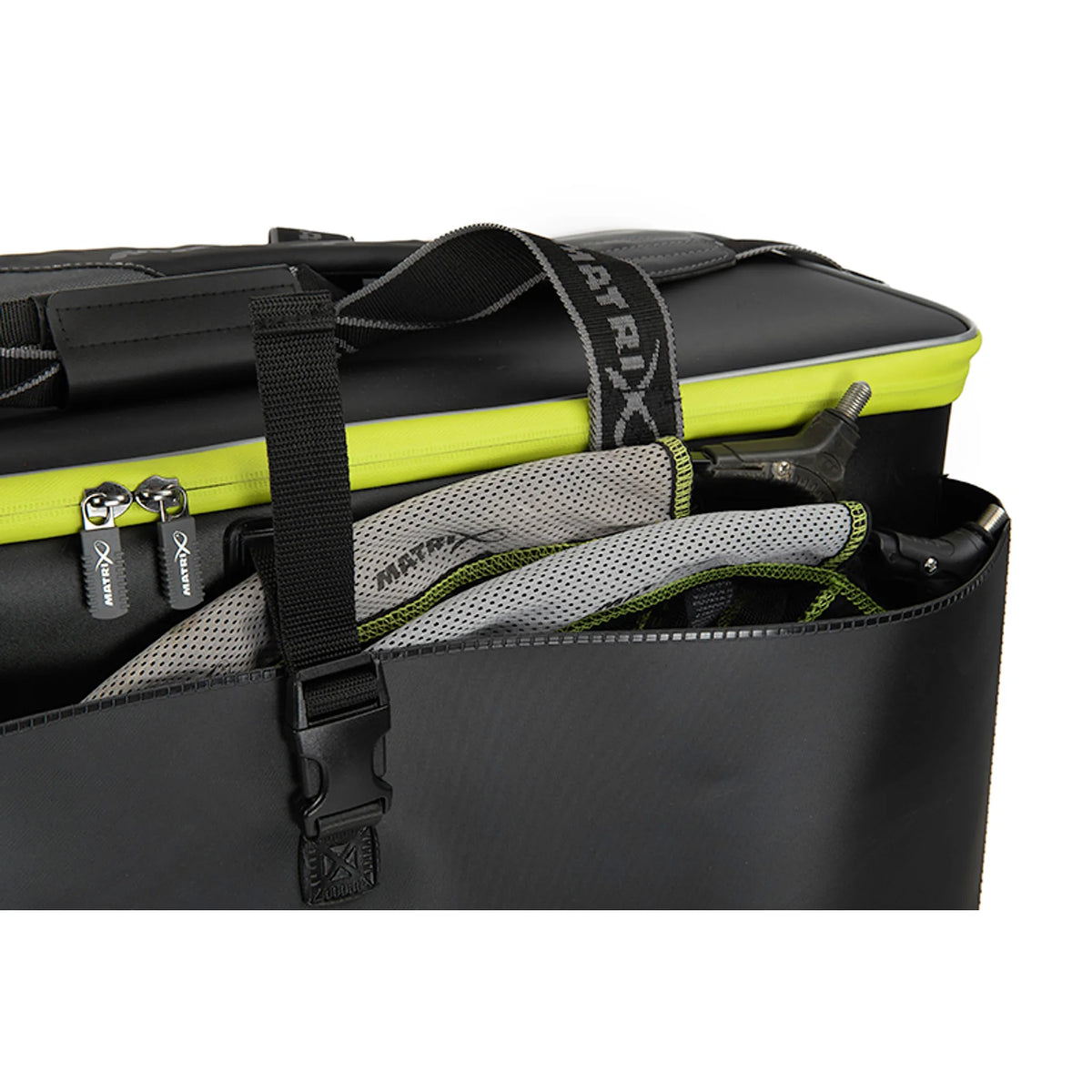 Schepnetkoppen in het voorvak van de Matrix Horizon X EVA Multi Net Bag Large