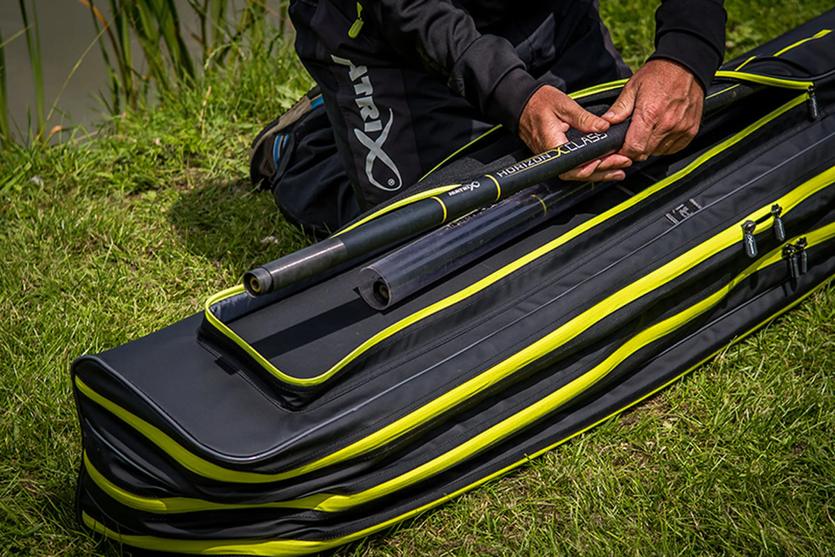 Matrix Horizon X XL Rigid Rod Holdall 3-6 – lange hengeldelen opbergen in het geopende buitenvak aan de waterkant