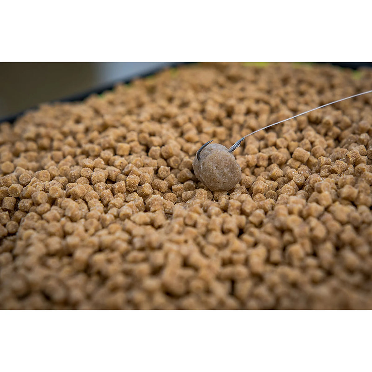Matrix MXC-2 onderlijn met pellet aan de haak