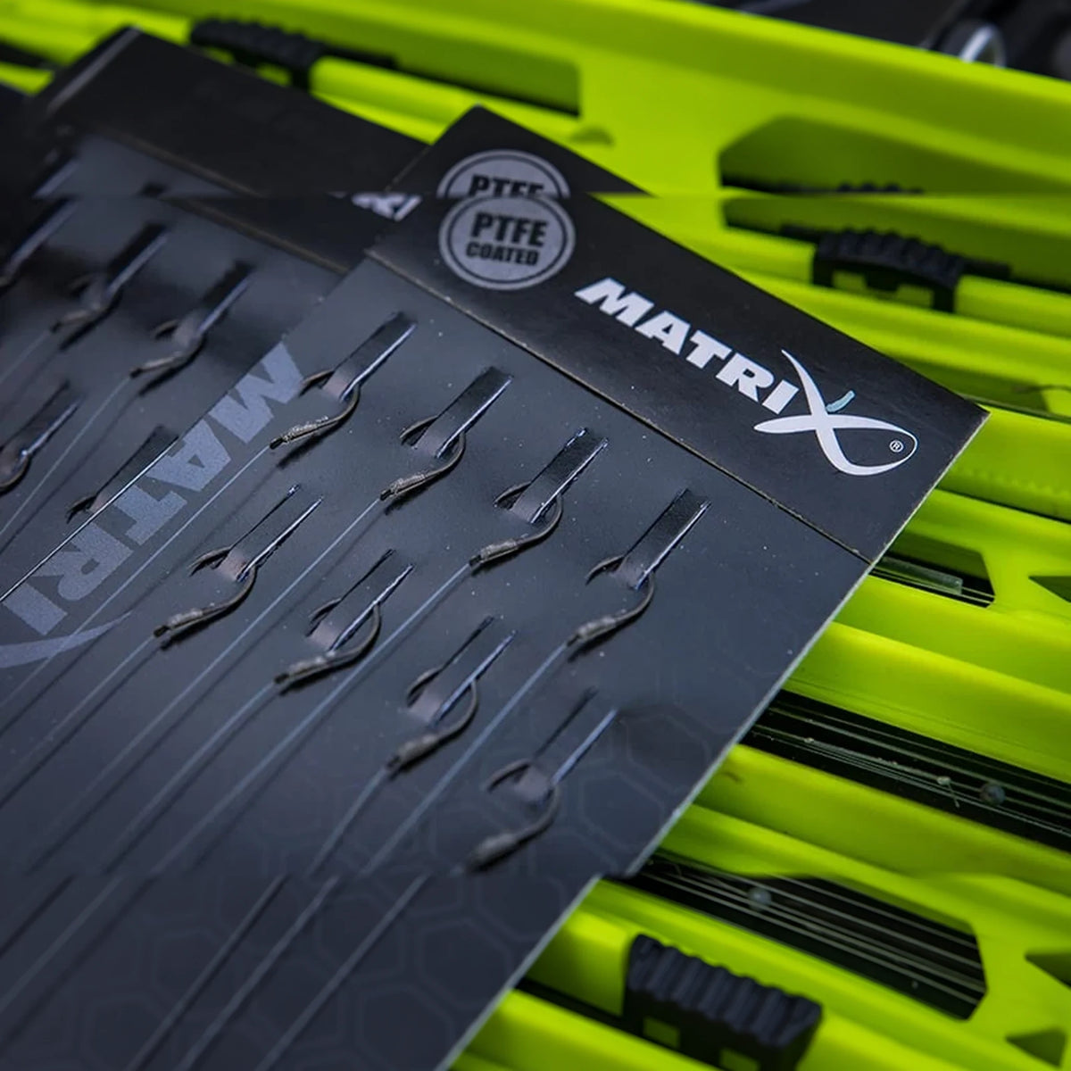 Matrix MXC-2 onderlijnen zonder weerhaak in groene tacklebox
