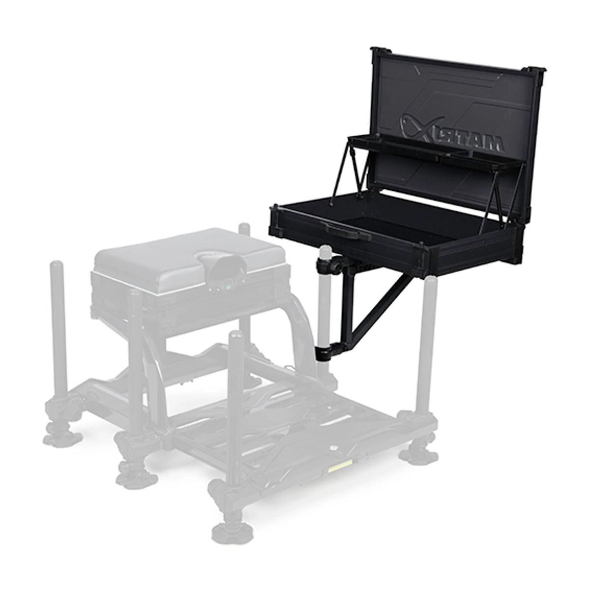 Matrix Pro Rigid Feeder Tray GBA067 – geopende aastafel met steunarm; zitkist lichtgrijs als montagecontext