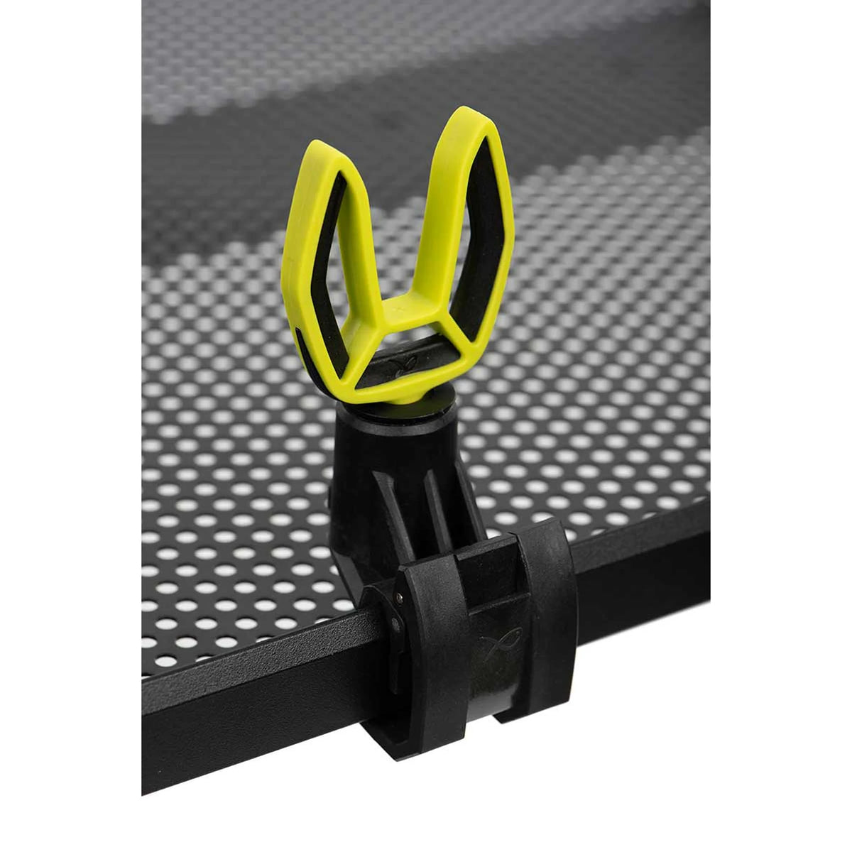 Matrix Side Tray QR Clamp met hengelsteun gemonteerd