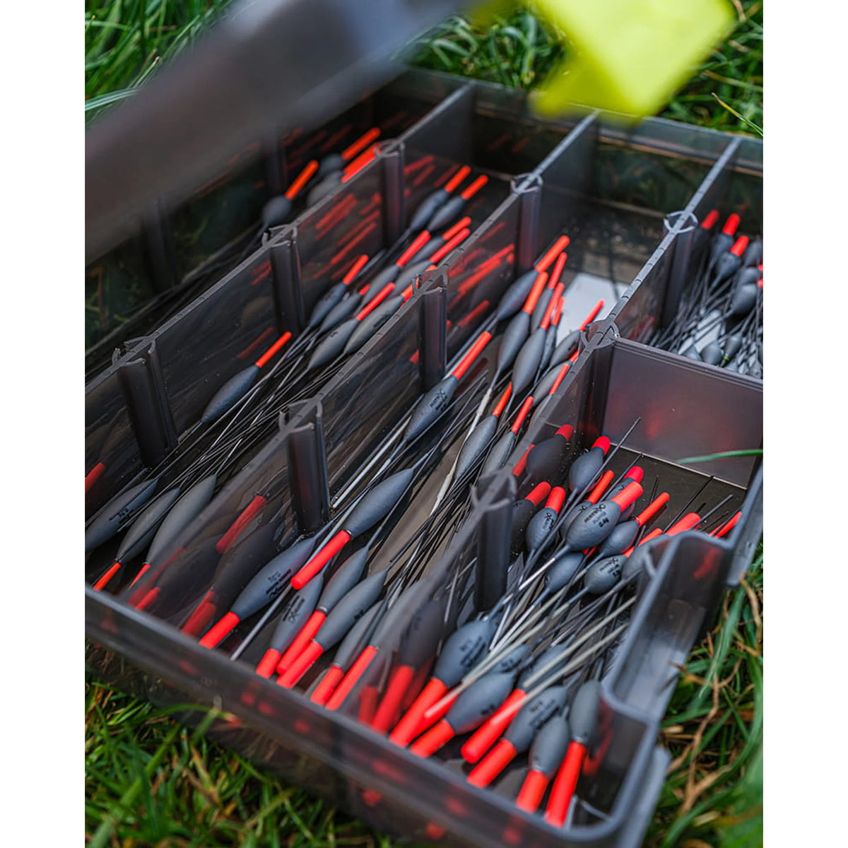 Matrix Storage Box gevuld met dobbers