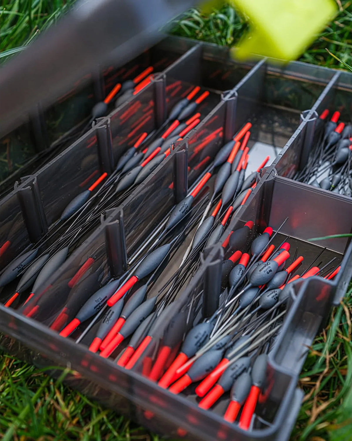 Matrix Storage Box gevuld met dobbers