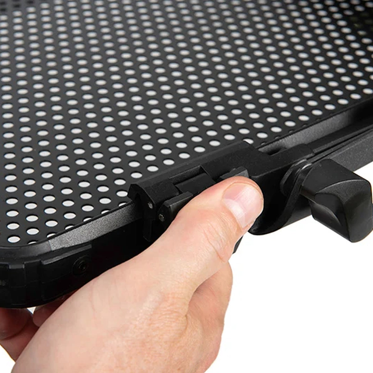 Matrix Storm Cover voor Self Supporting Side Tray Large en XL – detailafbeelding 9 van de aaskap voor aastafel