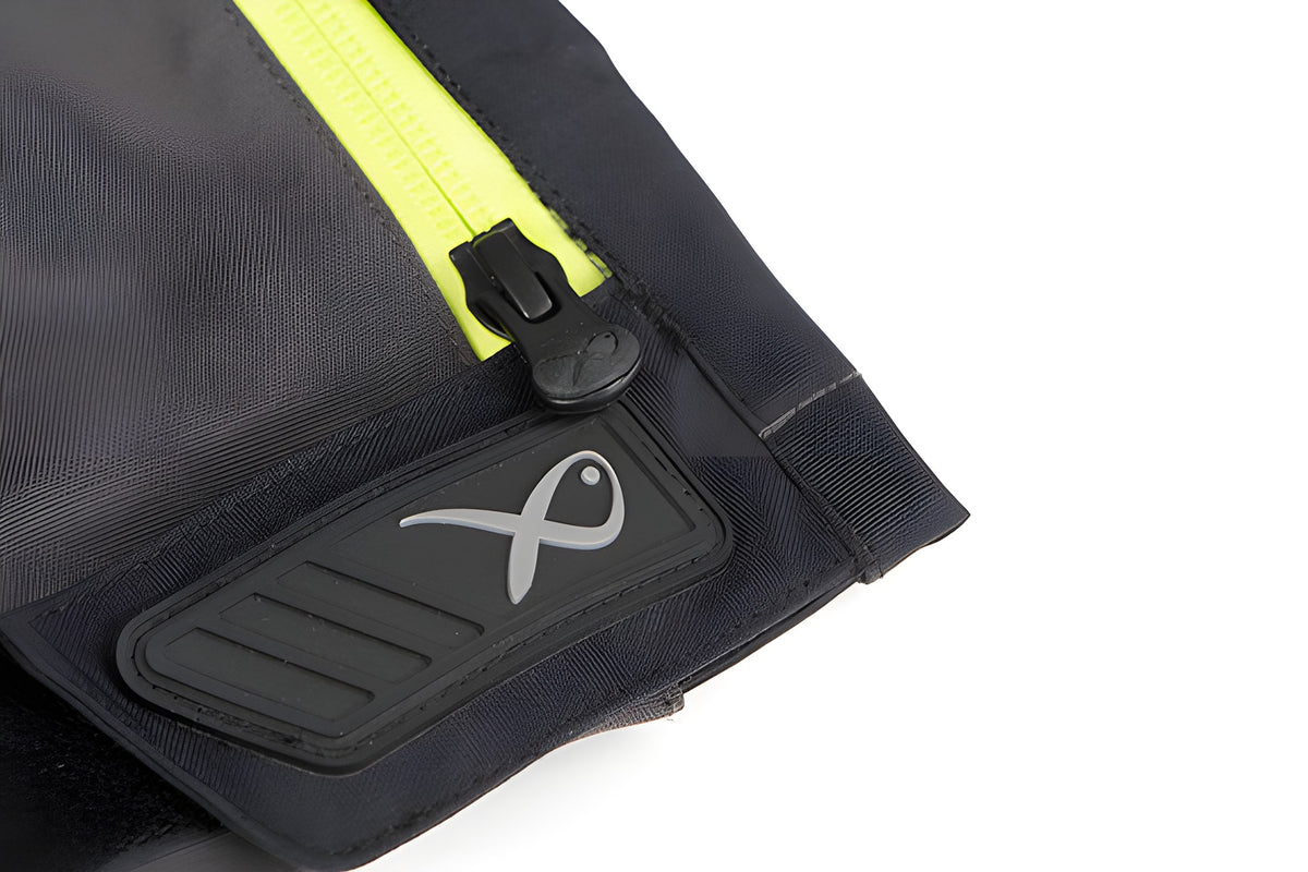 Matrix Tri-Layer Over Trousers 25K Pro - detail van de verstelbare enkelband