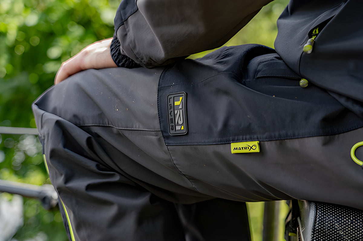 Matrix Tri-Layer Over Trousers 25K Pro - in gebruik op de zitkist