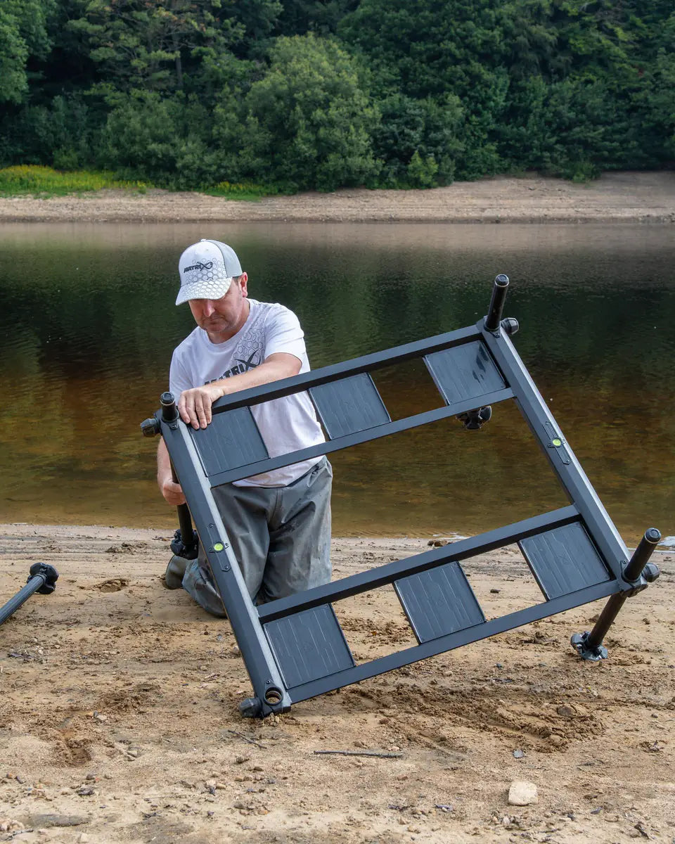 Matrix XR Duralite Platform – leichter Aluminiumrahmen wird bewegt