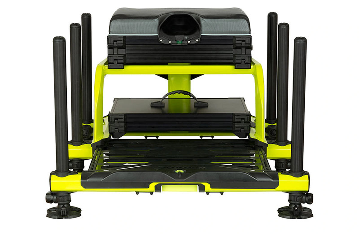 Matrix XR36 Pro Lime Seatbox – vooraanzicht met gevoerde zitting, zwarte opbergmodules, zes poten en uitgeschoven voetplaat