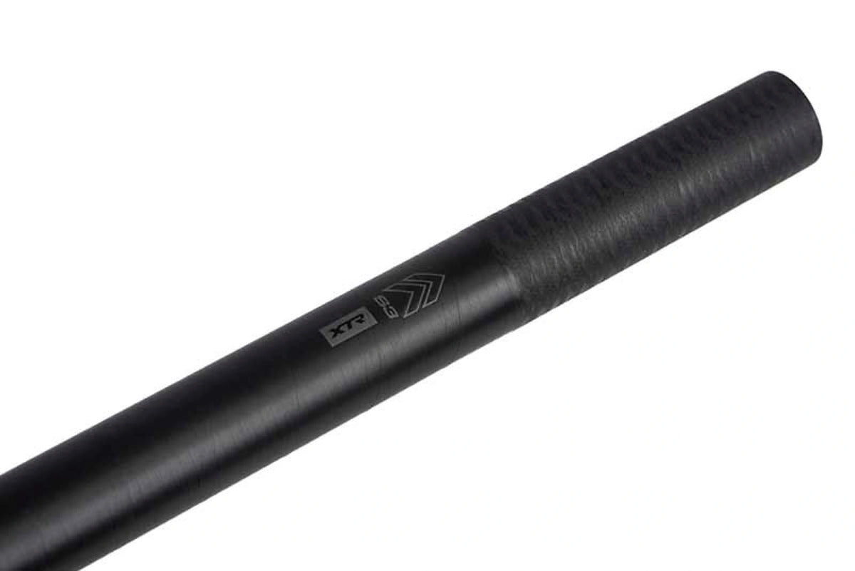Matrix XTR Short Section No3 – detail van de carbon aansluiting met XTR-markering en richtingspijlen