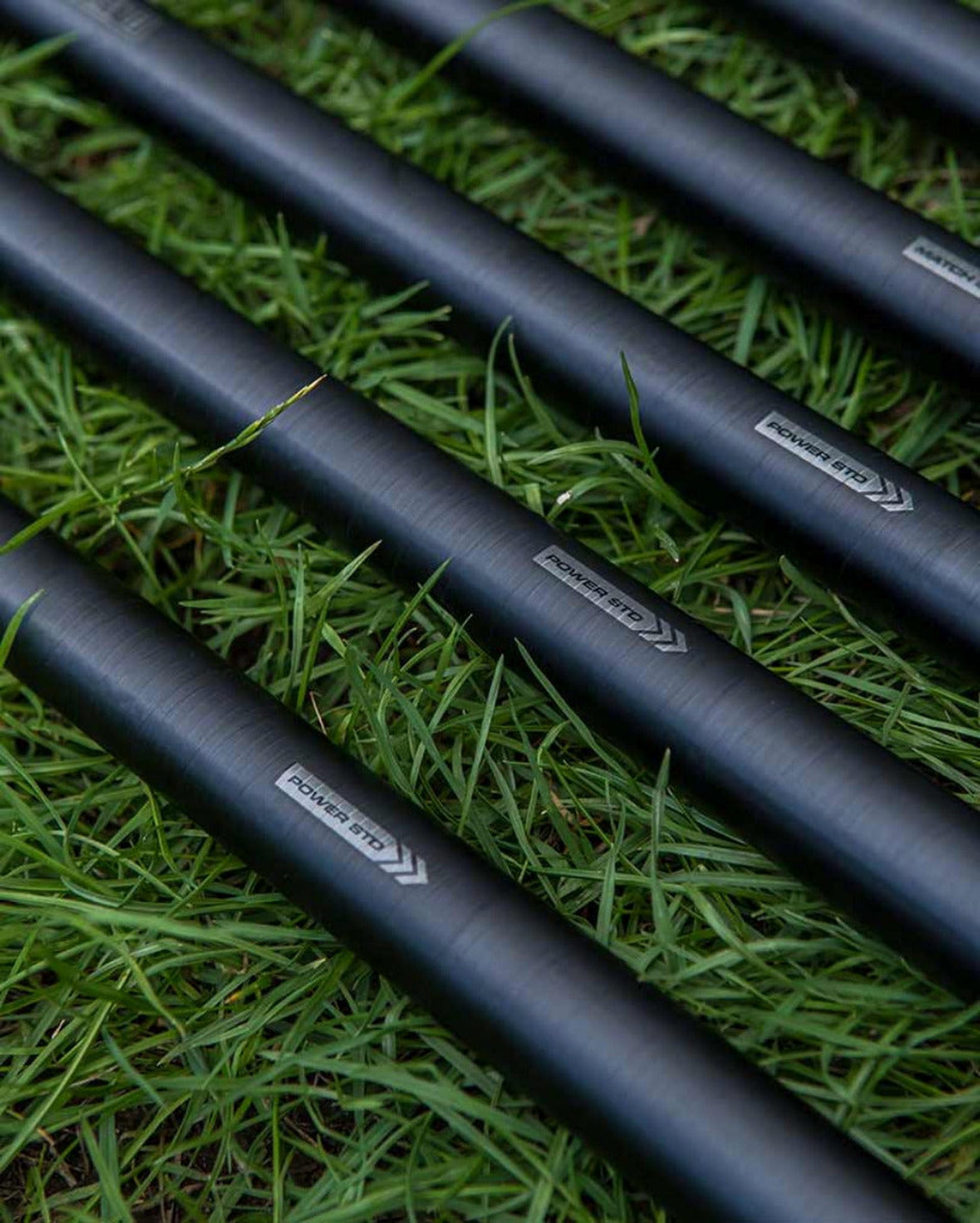 Matrix XTR400 Ultra Power Packages – drie Power STD-secties met hun opdruk op gras