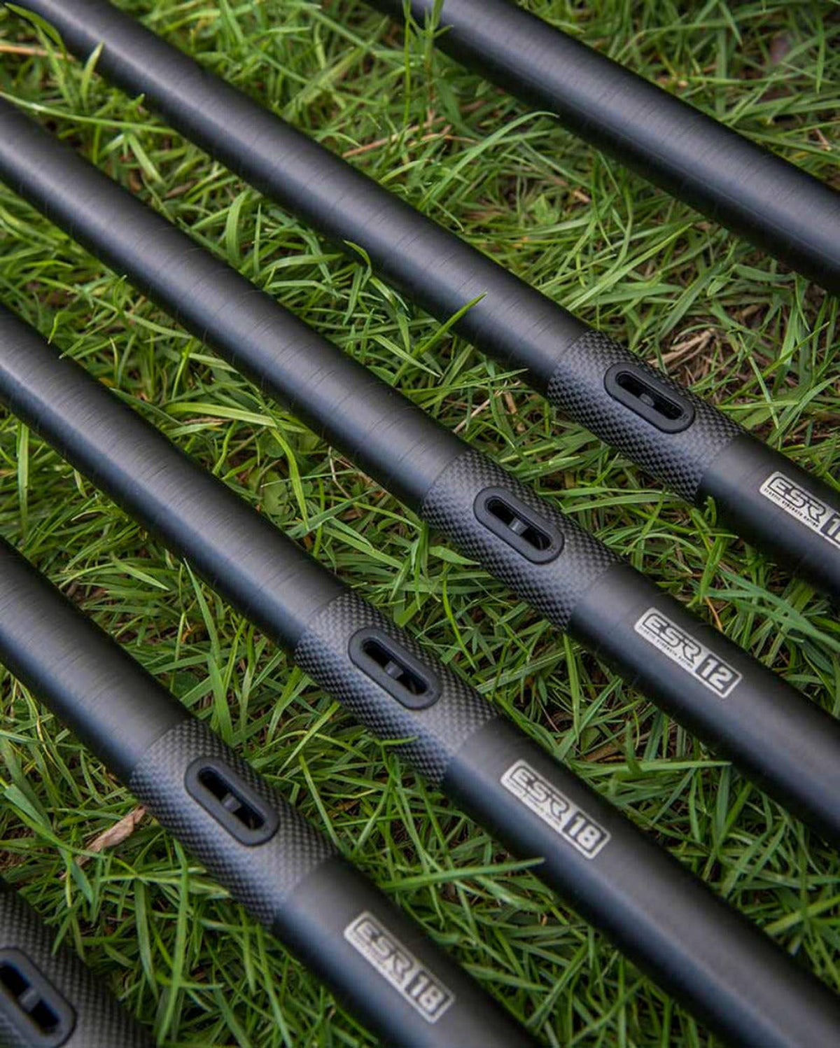 Matrix XTR400 Ultra Power Packages – ESR-secties met openingen en carbonversterking op gras