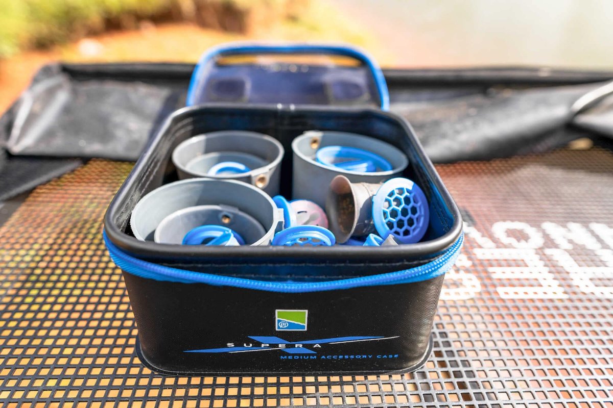 Preston supera x medium eva accessory case