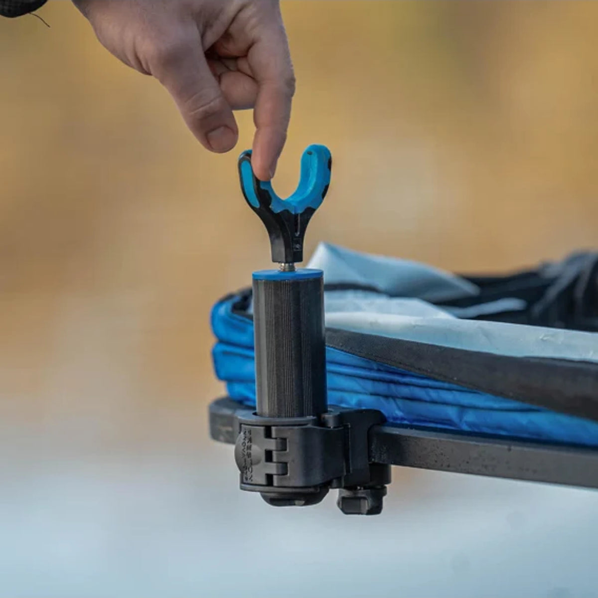 Preston 36 mm Banksticks – bevestiging van een U-steun op de korte grondsteun