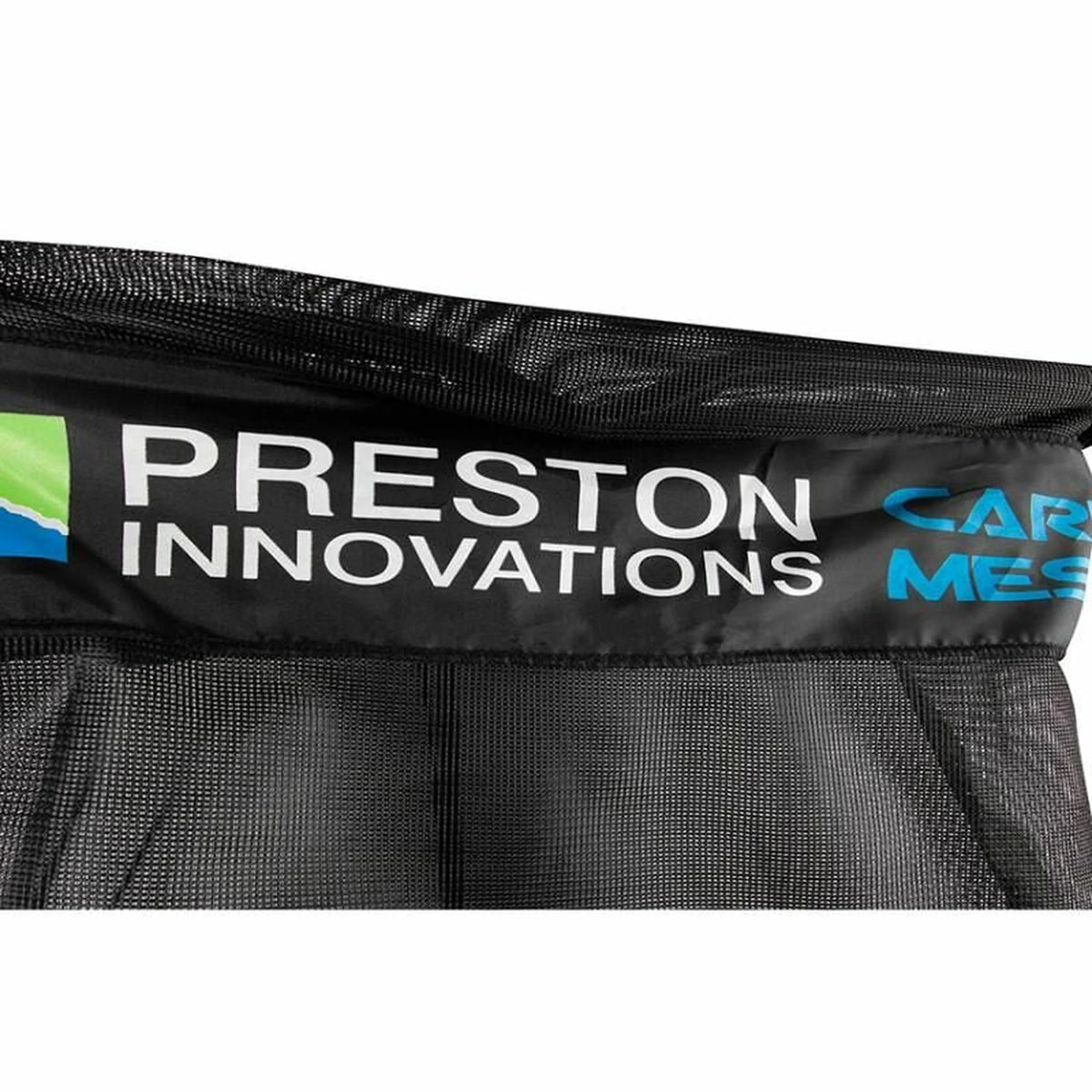 Detail van het Preston Innovations Carp Mesh-logo op het leefnet