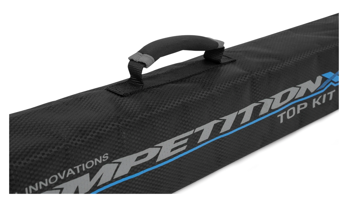Preston Competition XS Top Kit Case Short 12 – draaggreep en opdruk in detail