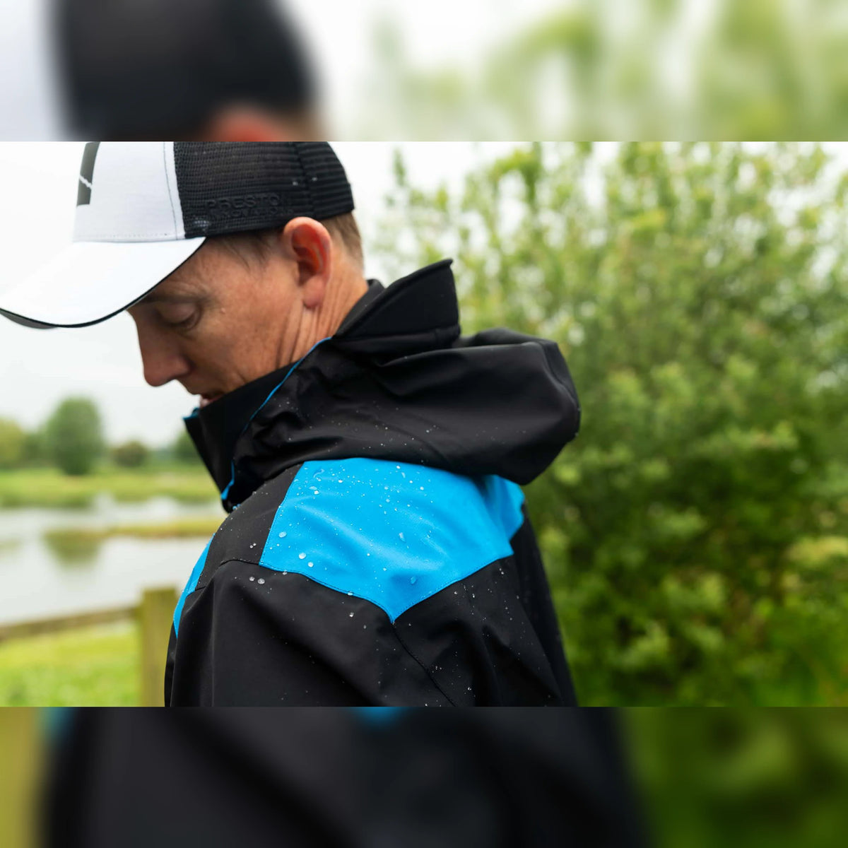 Preston DF Ultra Suit – waterdruppels op schouder en capuchon