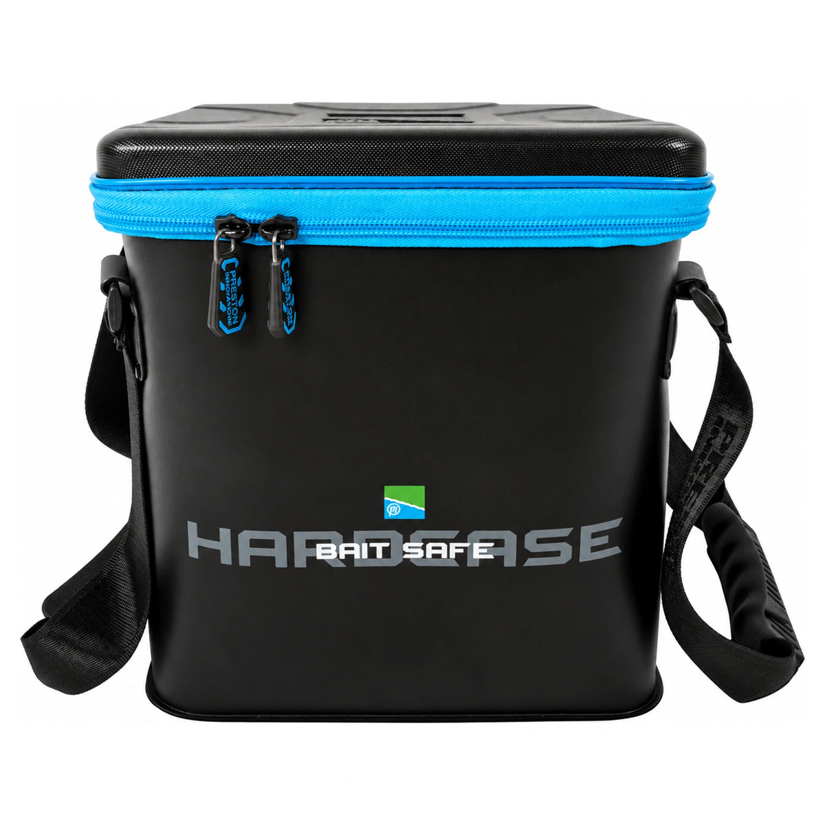 Gesloten zwarte Preston Hardcase Bait Safe aastas met blauwe rits, twee ritstrekkers en schouderriem