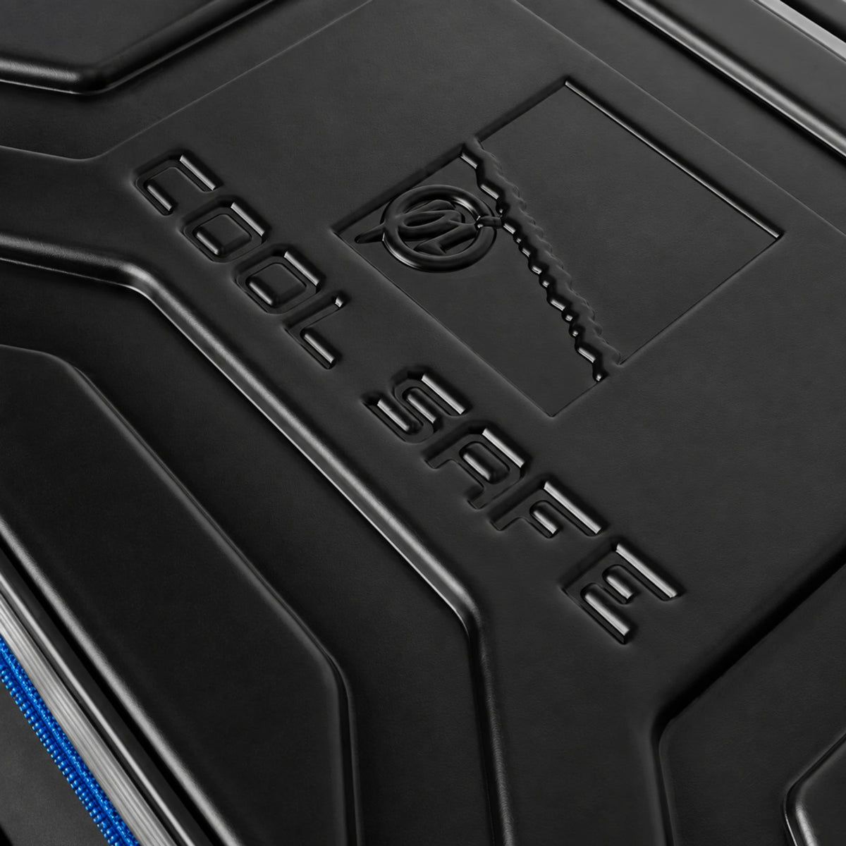 Preston Hardcase Cool Safe – detail van het reliëf op de harde deksel