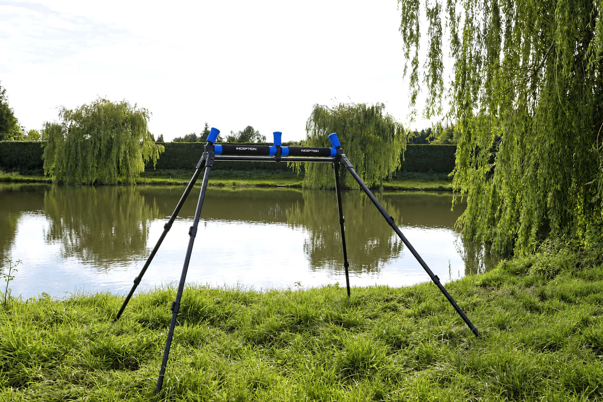 Preston Inception Super Pro XL Flat Roller volledig uitgeschoven op de oever
