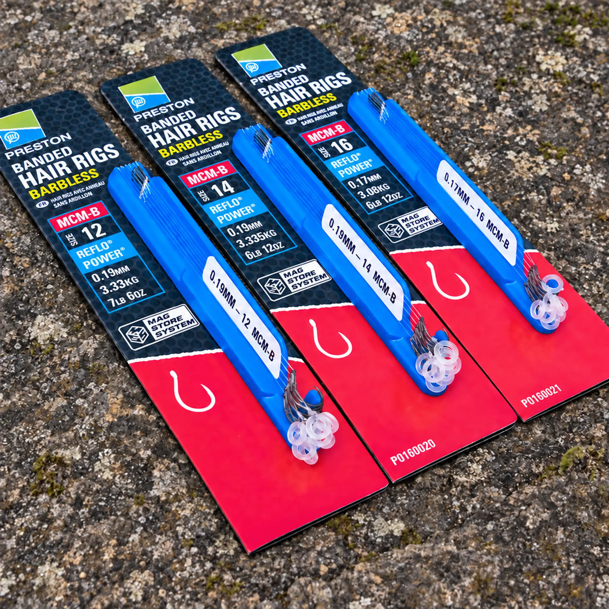 Preston MCM-B Banded Hair Rig Barbless in maten 12, 14 en 16 op steen, met blauwe Mag Store-sticks en bait bands