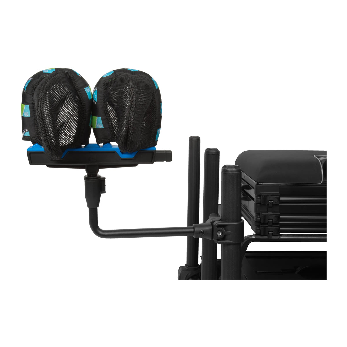 Preston Pole Safe Double Sock – montage op een korte accessoirearm naast de zitkist