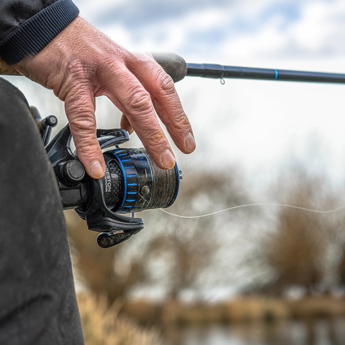 Preston Reflo Float Max nylon op een Preston werpmolen