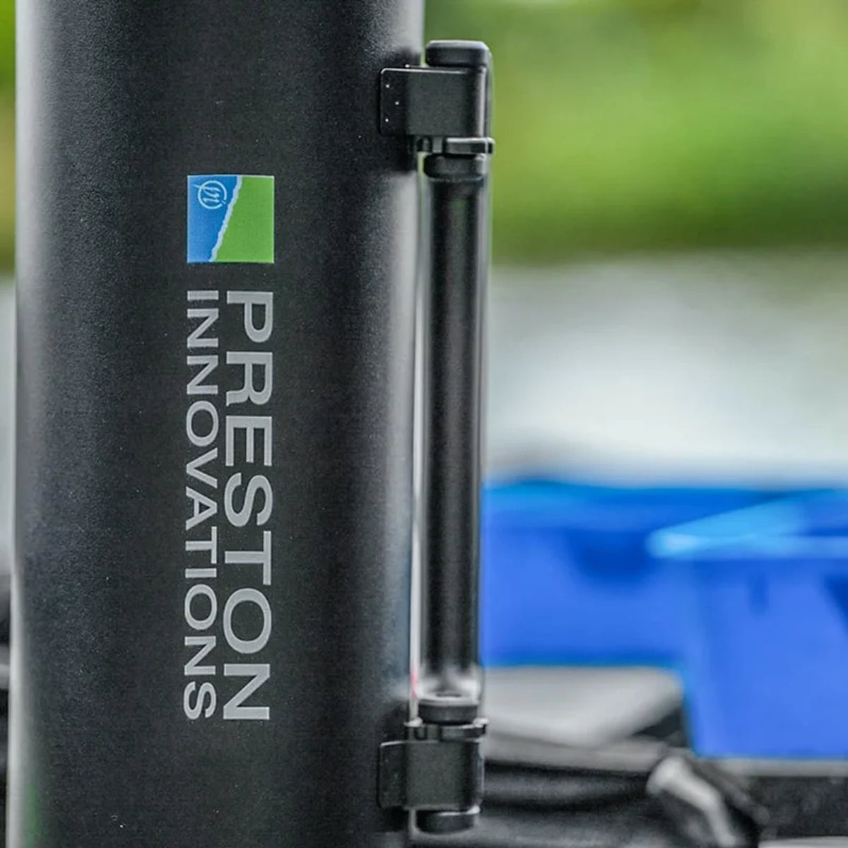 Preston 1,4 L Stainless Steel Flask P0220131 – detailafbeelding 16 van de RVS thermosfles