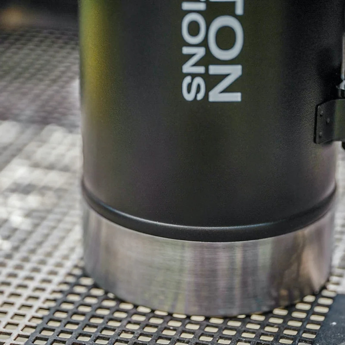 Preston 1,4 L Stainless Steel Flask P0220131 – detailafbeelding 20 van de RVS thermosfles