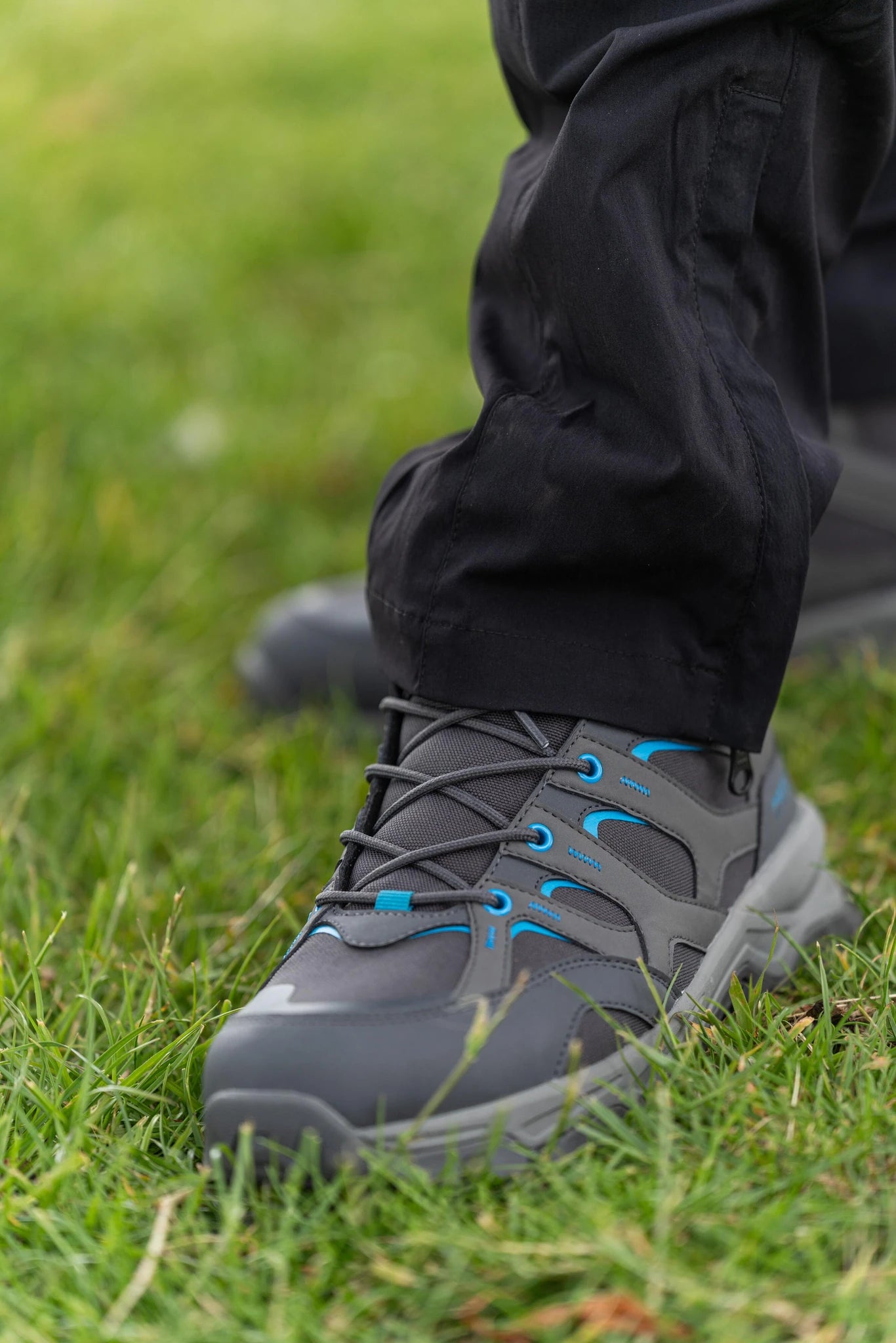 Preston Treddex All Terrain Boots gedragen tijdens gebruik aan de waterkant