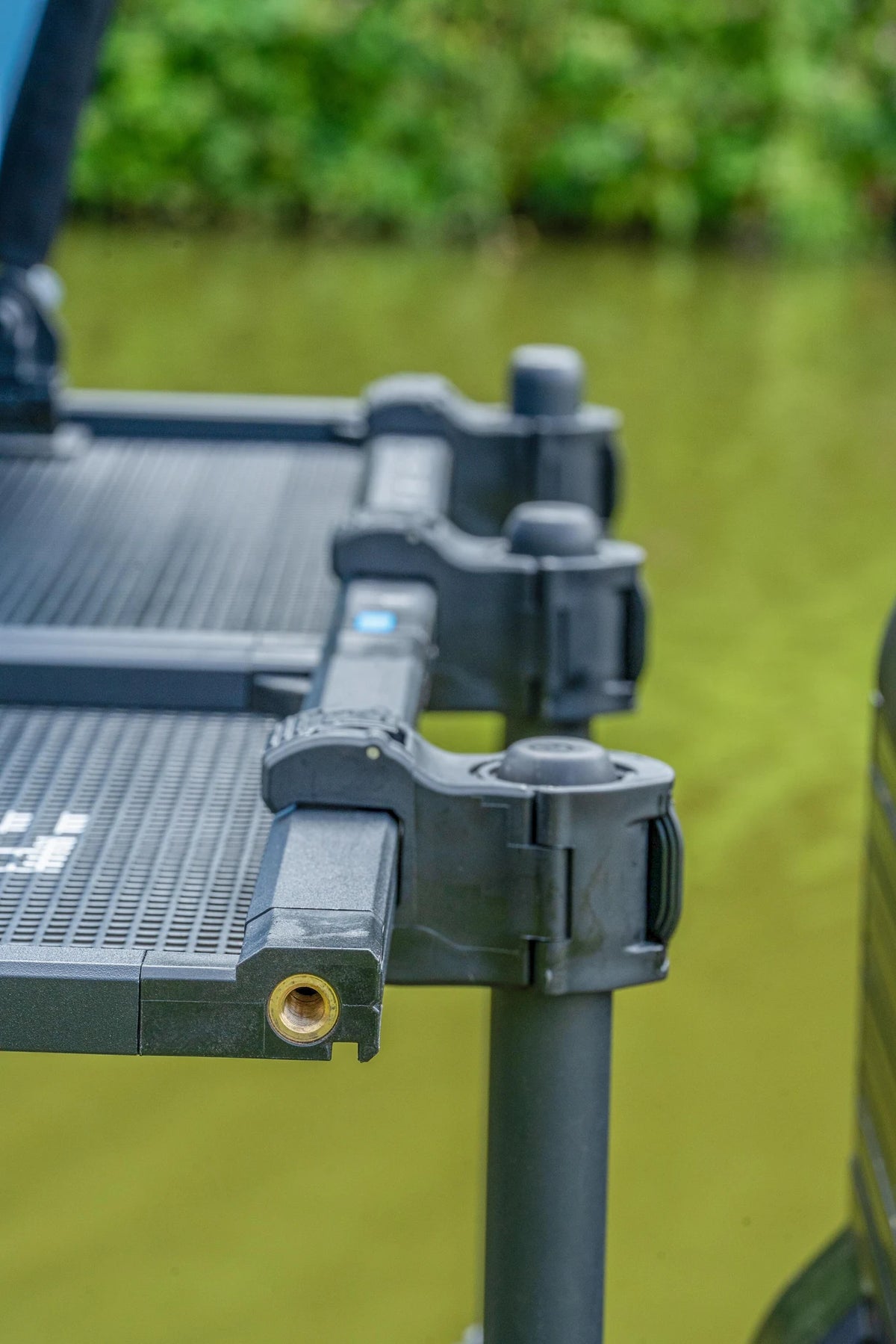 Preston Ventalite Hoodie Combi Side Tray – stevige steunpunten en montageknoppen